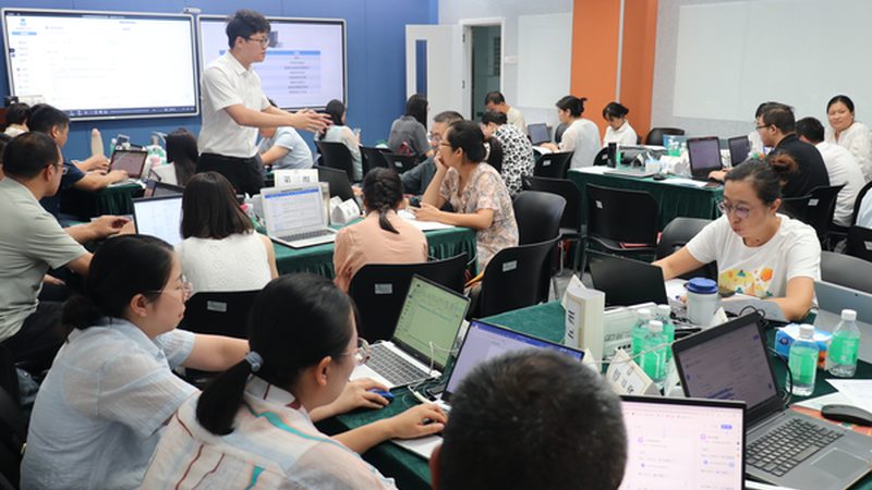 企业培训定制服务：构建行业解决方案的关键要素